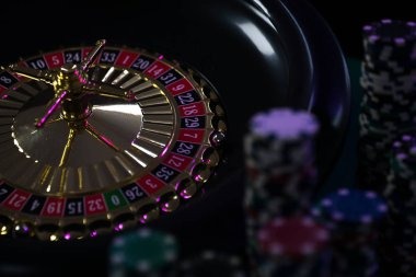 elang won mobile app interface showing slot games and live casino options
